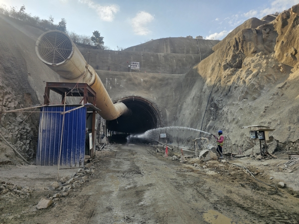 Ambaji ma rilway project nu kam Ambaji ma rilway project nu kam