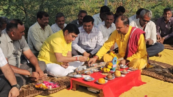 લાઠી તાલુકાના હીરાણા ગામે 52 લાખના ખર્ચે ડેમનું ખાતમુહૂર્ત ધારાસભ્ય જનકભાઈ તલાવ્યા ના વરદહસ્તે લાઠી તાલુકાના હીરાણા ગામે 52 લાખના ખર્ચે ડેમનું ખાતમુહૂર્ત ધારાસભ્ય જનકભાઈ તલાવ્યા ના વરદહસ્તે