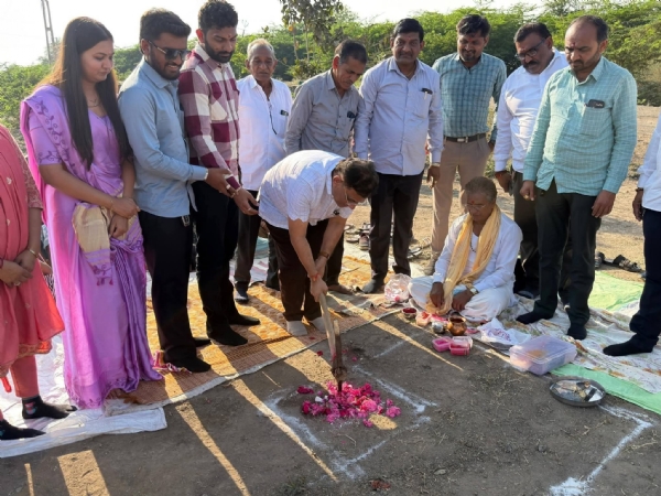 સાવરકુંડલા–અમરેલી હાઈવે પર સીમરનની વાડી ખાતે બસ સ્ટેશનનું ખાતમુહૂર્ત ધારાસભ્ય મહેશ કસવાળાના વરદહસ્તે
