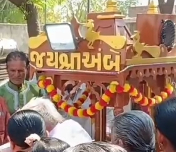 હારીજના પગપાળા સંઘને 51મા વર્ષે માતાજીનો નવો રથ અર્પણ