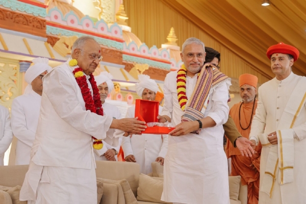 જેતલપુરધામ ખાતે આયોજિત દ્વિશતાબ્દી પાટોત્સવમાં ઉપસ્થિત રહેતા ભાજપા પ્રદેશ અધ્યક્ષ જગદીશ વિશ્વકર્મા