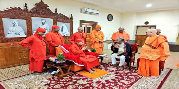 મુખ્ય ચૂંટણી કમિશનર જ્ઞાનેશ કુમાર બેલુર મઠ પહોંચ્યા, કહ્યું- ચૂંટણી પંચ હિંસામુક્ત અને શાંતિપૂર્ણ ચૂંટણીઓ યોજવા માટે પ્રતિબદ્ધ