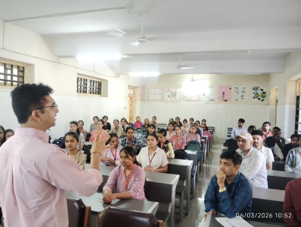 જૂનાગઢ ખાતેની બહાઉદ્દીન આર્ટ્સ કોલેજ ખાતે