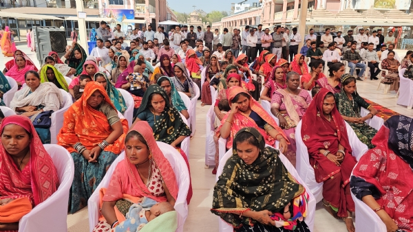 Ambaji ma poshan kit yojna praranbh Ambaji ma poshan kit yojna praranbh