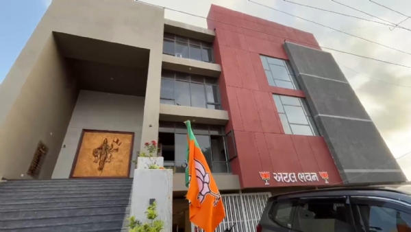 પોરબંદર ભાજપના કાર્યાલય ખાતે ભાજપના કાર્યકરો વચ્ચે મારામારી.