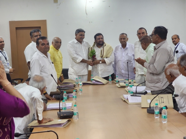 સુત્રાપાડામાં જૂનાગઢ જિલ્લા સહકારી બેંકની બોર્ડ