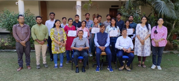 ગાંધીનગરની સરકારી વિજ્ઞાન કોલેજના વિદ્યાર્થીઓ