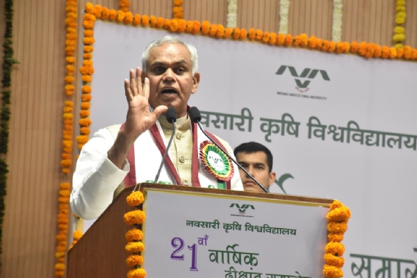 રાજ્યપાલ આચાર્ય દેવવ્રત