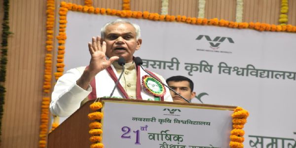 કૃષિના વિદ્યાર્થીઓ પ્રાકૃતિક કૃષિ ક્ષેત્રે નવીન સંશોધનો કરી કૃષિ સમૃદ્ધિનો નવો માર્ગ કંડારે: રાજ્યપાલ