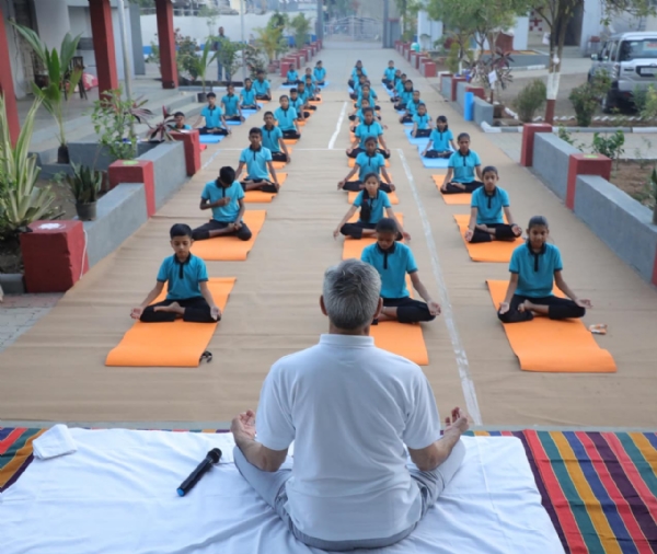 નવસારી જિલ્લાની રૂમલા પ્રાથમિક શાળામાં રાજ્યપાલ આચાર્ય દેવવ્રતનો રાત્રિવિશ્રામ