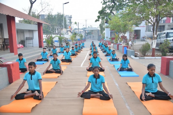 નવસારી જિલ્લાની રૂમલા પ્રાથમિક શાળામાં રાજ્યપાલ આચાર્ય દેવવ્રતનો રાત્રિવિશ્રામ