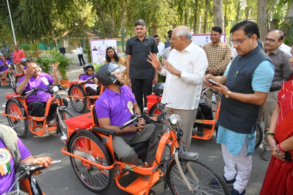 મુખ્યમંત્રીનો દિવ્યાંગજનો પ્રત્યે સંવેદના સ્પર્શી અભિગમ