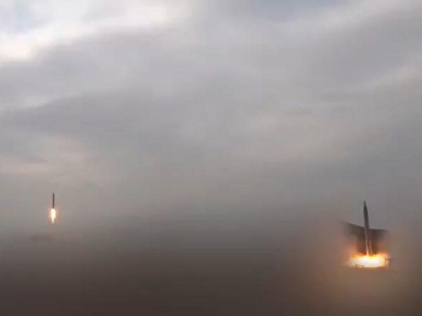 ઈરાની મિસાઈલ હુમલામાં પાંચ અમેરિકી વાયુસેનાના રિફ્યુઅલિંગ વિમાનોને નોંધપાત્ર નુકસાન થયું ઈરાની મિસાઈલ હુમલામાં પાંચ અમેરિકી વાયુસેનાના રિફ્યુઅલિંગ વિમાનોને નોંધપાત્ર નુકસાન થયું