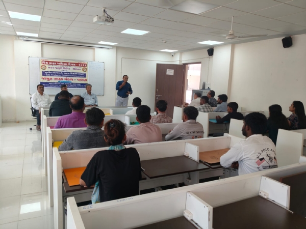 વિશ્વ ગ્રાહક અધિકાર દિવસ નિમિત્તે HNGU ના જર્નાલિઝમ વિભાગમાં વિવિધ કાર્યક્રમો યોજાયા