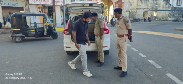 ટ્રાફિક નિયમોનું ઉલ્લઘન કરનાર વાહન ચાલકો