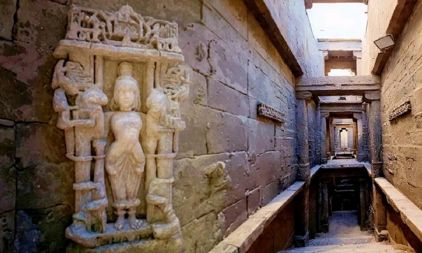 વિસનગર તાલુકાનું વાલમ ગામ વિકાસ અને શિક્ષણમાં આગવું સ્થાન ધરાવતું આદર્શ ગામ