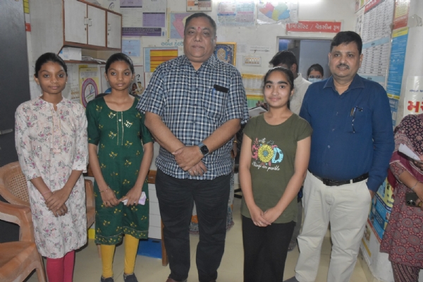 અર્બન હેલ્થ સેન્ટર ખાતે કલેક્ટર  એન.વી.ઉપાધ્યાયની ઉપસ્થિતિમાં