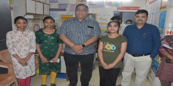 ઉના અર્બન હેલ્થ સેન્ટર ખાતે કલેક્ટર એન.વી.ઉપાધ્યાયની ઉપસ્થિતિમાં કિશોરીઓને એચ.પી.વી. વેક્સિન અપાઈ