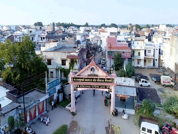 વિસનગર તાલુકાનું વાલમ ગામ વિકાસ અને શિક્ષણમાં આગવું સ્થાન ધરાવતું આદર્શ ગામ