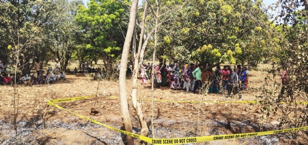 નેત્રંગમાં ખેતરમાંથી ગુમ થયેલી મહિલાની દટાયેલી લાશ મળી આવતા ચકચાર નેત્રંગમાં ખેતરમાંથી ગુમ થયેલી મહિલાની દટાયેલી લાશ મળી આવતા ચકચાર