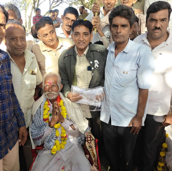 વડોદરા ઝાલા ગામે રામાપીરના ભક્તોનું ભવ્ય સામૈયું