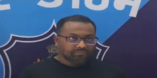 1500 કરોડના સાયબર કૌભાંડનો મુખ્ય સૂત્રધાર સુરત એરપોર્ટ પરથી ઝડપાયો