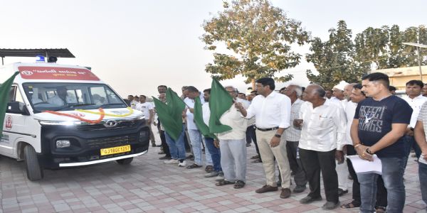 જૂનાગઢ જિલ્લાના બાંધકામ શ્રમિકોના સ્વાસ્થ્યની રક્ષા માટે ૪ નવા ધન્વંતરી આરોગ્ય રથનું પ્રસ્થાન