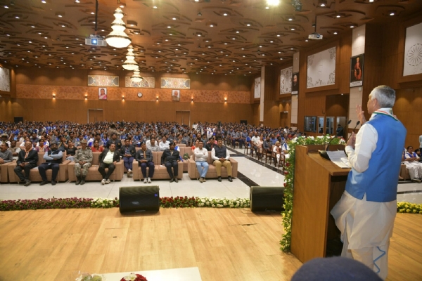 રાજ્યપાલ આચાર્ય દેવવ્રત