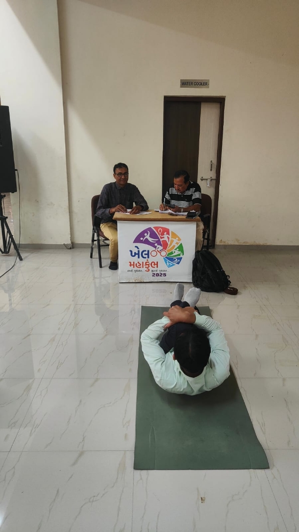 જૂનાગઢમાં ગુજરાત રાજ્ય યોગ બોર્ડ દ્વારા યોગ ટ્રેનરોની પરીક્ષા
