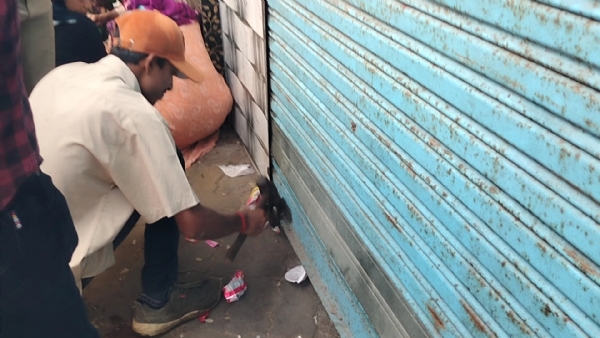 પોલીસ પ્રોટેકશન સાથે પી.જી.વી.સી.એલ ની ટીમે મિલકત પર કબ્જો મેળવ્યો.