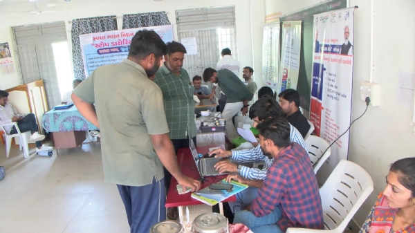 માંડોદરા ગામે યોજાયેલા સેવાસેતુ કાર્યક્રમથી ગ્રામજનોને સ્થળ પર જ વિવિધ સેવાઓ