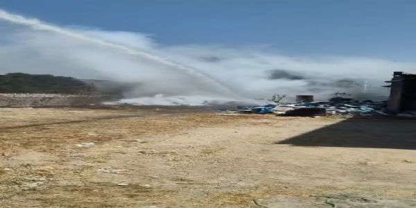 વનાણા વિસ્તારમાં પ્લાસ્ટિક વોટર ટેન્ક ફેક્ટરીમાં લાગી આગ.