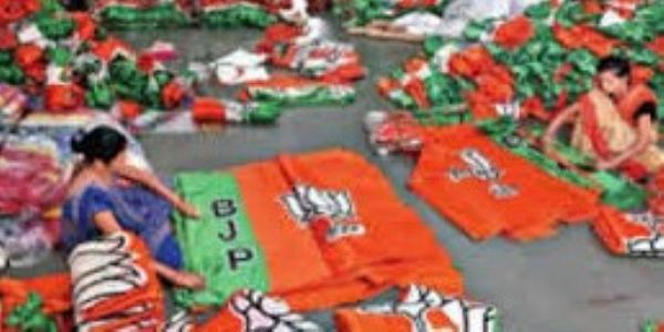 પશ્ચિમ બંગાળમાં ‘ખેલા હોબે’ અને સુરતમાં ‘નફો હોબે’ની વ્યાપારી ગૂંજ,ટેક્સટાઈલ માર્કેટમાં 25 કરોડથી વધુના ઓર્ડર