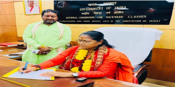 ભૂતપૂર્વ કેન્દ્રીય મંત્રી સાધ્વી નિરંજન જ્યોતિએ, રાષ્ટ્રીય પછાત વર્ગ આયોગના અધ્યક્ષ તરીકેનો કાર્યભાર સંભાળ્યો