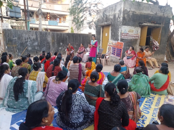 પોરબંદર શહેરમાં પીએમ સ્વનિધી યોજના અંગે પ્રચાર-પ્રસાર અને ફાઇનાન્સિયલ લિટરસી કેમ્પ યોજાયો.