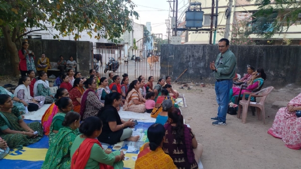 પોરબંદર શહેરમાં પીએમ સ્વનિધી યોજના અંગે પ્રચાર-પ્રસાર અને ફાઇનાન્સિયલ લિટરસી કેમ્પ યોજાયો.