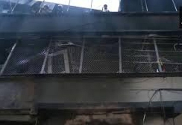 ઇન્દોરમાં વિસ્ફોટ બાદ ઘરમાં આગ