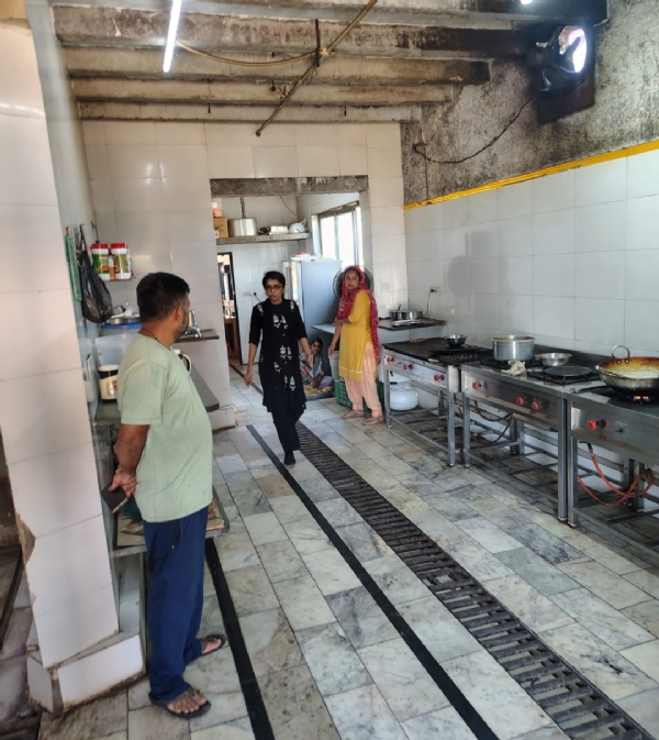 ગીર સોમનાથ જિલ્લા પુરવઠા વિભાગ દ્વારા હોટલો અને ગેસ ગોડાઉનો પર આકસ્મિક તપાસ