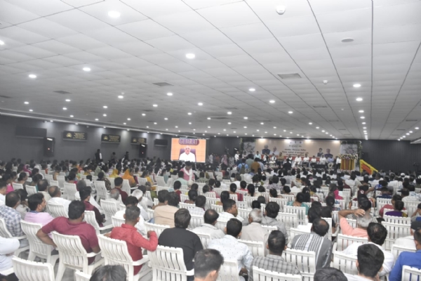 મુખ્યમંત્રી  ભૂપેન્દ્ર પટેલની વર્ચ્યુઅલ ઉપસ્થિતિમાં પોરબંદર જિલ્લાના વિકાસકામોનું લોકાર્પણ અને ખાતમુહૂર્ત સંપન્ન.