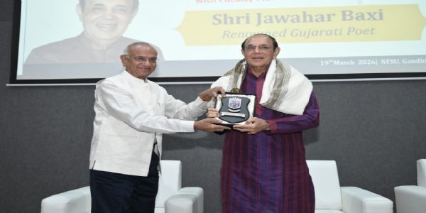 એનએફએસયુ ખાતે જાણીતા ગુજરાતી કવિ જવાહર બક્ષીએ 