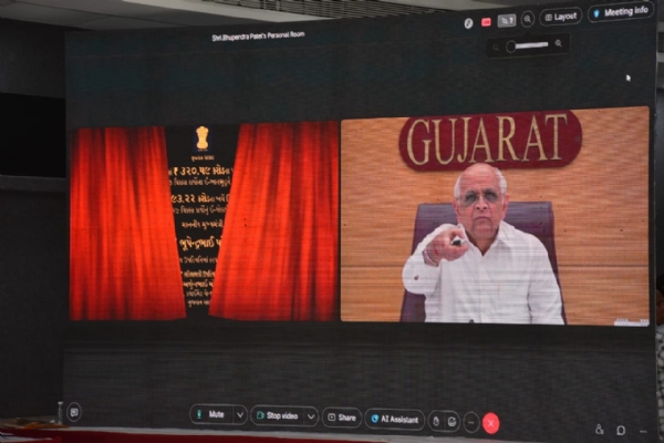 મુખ્યમંત્રી  ભૂપેન્દ્ર પટેલની વર્ચ્યુઅલ ઉપસ્થિતિમાં પોરબંદર જિલ્લાના વિકાસકામોનું લોકાર્પણ અને ખાતમુહૂર્ત સંપન્ન.