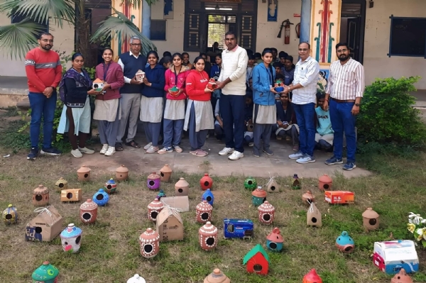 આંબલિયાસણમાં વિશ્વ ચકલી દિવસ નિમિત્તે અનોખી પહેલ, 200થી વધુ ચકલીઘર તૈયાર
