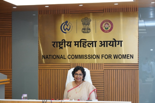 રાષ્ટ્રીય મહિલા આયોગ ના અધ્યક્ષ વિજયા રહાટકર