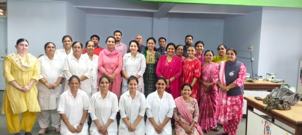 પોરબંદર જિલ્લામાં ‘બાલિકા પંચાયત’ ના માધ્યમથી કિશોરીઓના સશક્તિકરણનો નવો અધ્યાય. પોરબંદર જિલ્લામાં ‘બાલિકા પંચાયત’ ના માધ્યમથી કિશોરીઓના સશક્તિકરણનો નવો અધ્યાય.