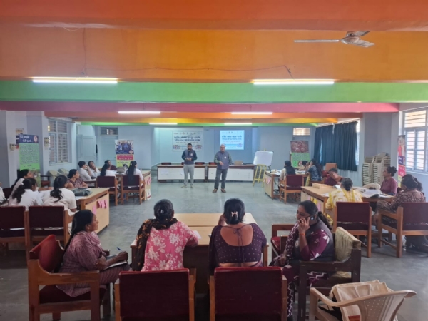 પોરબંદર જિલ્લામાં ‘બાલિકા પંચાયત’ ના માધ્યમથી કિશોરીઓના સશક્તિકરણનો નવો અધ્યાય. પોરબંદર જિલ્લામાં ‘બાલિકા પંચાયત’ ના માધ્યમથી કિશોરીઓના સશક્તિકરણનો નવો અધ્યાય.