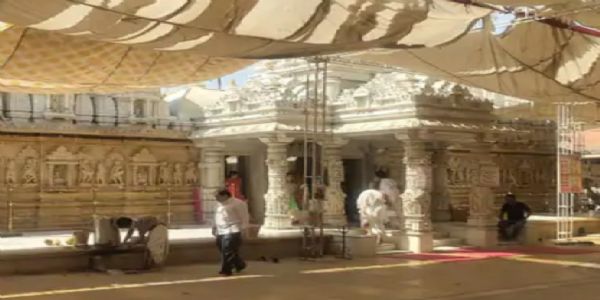 ચંદ્રગ્રહણને કારણે શંખેશ્વરના જિનાલયો વહેલા બંધ કરવાનો નિર્ણય લેવાયો.