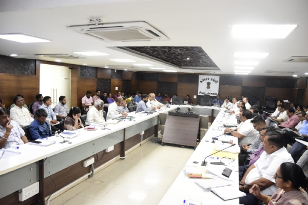 પંચમહાલ જિલ્લા કલેક્ટર કચેરીના સભાખંડ ખાતે જિલ્લા સંકલન અને ફરિયાદ સમિતિની બેઠક યોજાઈ* પંચમહાલ જિલ્લા કલેક્ટર કચેરીના સભાખંડ ખાતે જિલ્લા સંકલન અને ફરિયાદ સમિતિની બેઠક યોજાઈ*