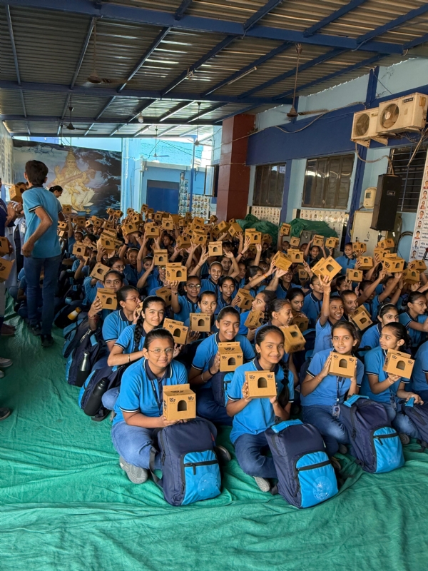 વિશ્વ ચકલી દિવસ નિમિત્તે 2000 માળાનું વિતરણ: પક્ષી સંરક્ષણ માટે અનોખી પહેલ