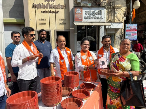 પોરબંદર યુવા ભાજપ દ્વારા વિશ્વ ચકલી દિવસની ઉજવણી કરાઈ.