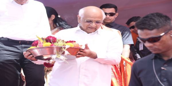 મુખ્યમંત્રી ભૂપેન્દ્ર પટેલે ચેટીચાંદના પવિત્ર તહેવારની શુભેચ્છાઓ પાઠવી ભગવાન ઝૂલેલાલની શોભાયાત્રાનું પ્રસ્થાન કરાવ્યું